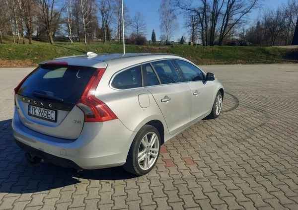 Volvo V60 cena 27500 przebieg: 305000, rok produkcji 2011 z Kielce małe 106